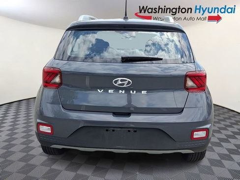 Used 2026 Hyundai Venue SEL FWD image 5