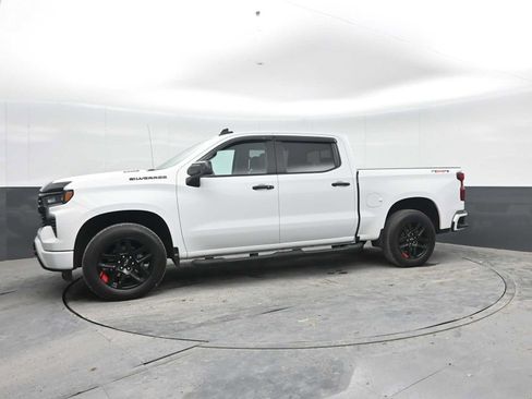 Used 2023 Chevrolet Silverado 1500 RST w/ Redline Edition AWD/4WD image 4