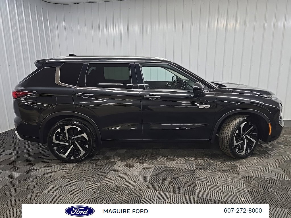 Used 2025 Mitsubishi Outlander SEL AWD/4WD image 2