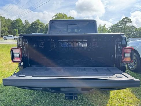 Used 2024 Jeep Gladiator Rubicon w/ Steel Bumper Group image 21