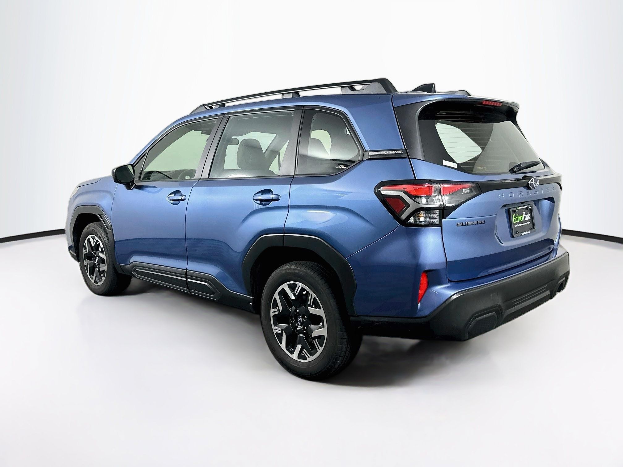 Used 2025 Subaru Forester AWD/4WD image 5