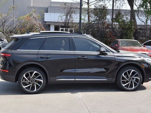 New 2026 Lincoln Corsair Reserve w/ Towing Package image 5