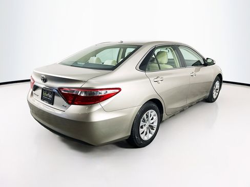 Used 2017 Toyota Camry LE image 9