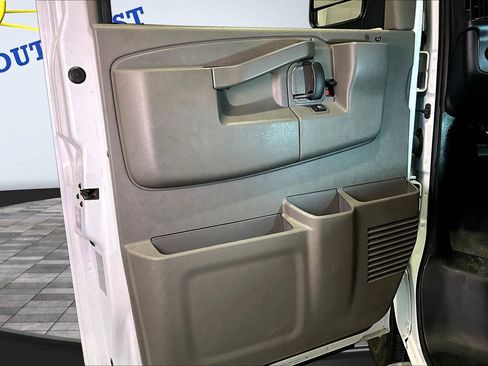 Used 2025 GMC Savana 2500 w/ Driver Convenience Package RWD image 21