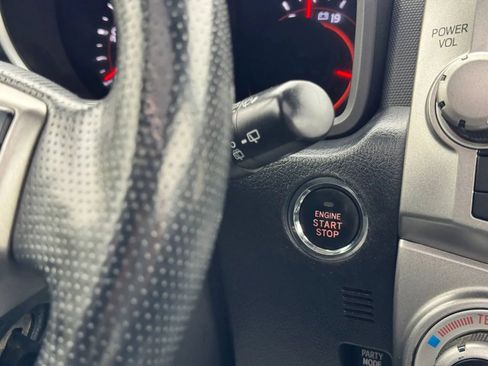 Used 2010 Toyota 4Runner Limited AWD/4WD image 29