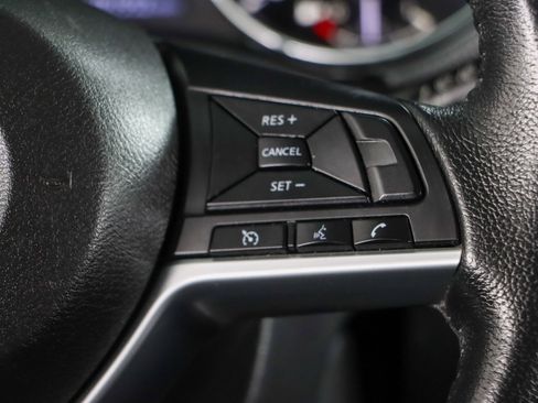 Used 2020 Nissan Rogue SV FWD image 14