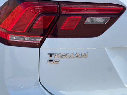 Used 2020 Volkswagen Tiguan SE w/ Panoramic Sunroof Package AWD/4WD image 22
