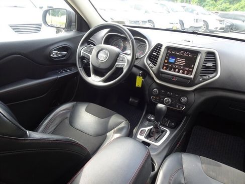 Used 2015 Jeep Cherokee Trailhawk AWD/4WD image 13