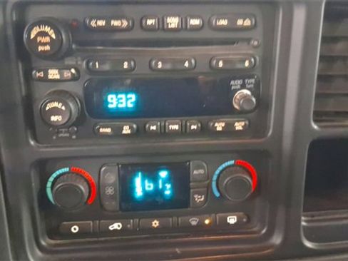 Used 2006 Chevrolet Silverado 2500 LT image 29