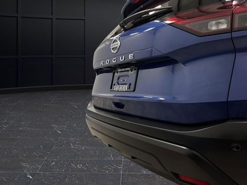 Used 2021 Nissan Rogue S image 30