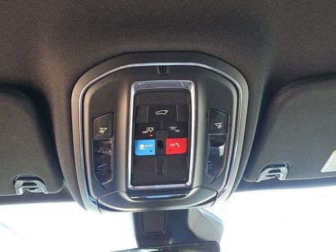 Used 2024 Jeep Wagoneer L Series II image 22