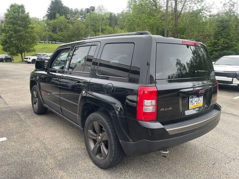 Used 2017 Jeep Patriot 75th Anniversary w/ Power Value Group AWD/4WD image 4
