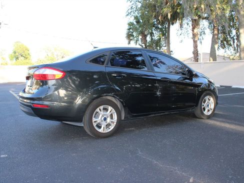 Used 2015 Ford Fiesta SE FWD image 14