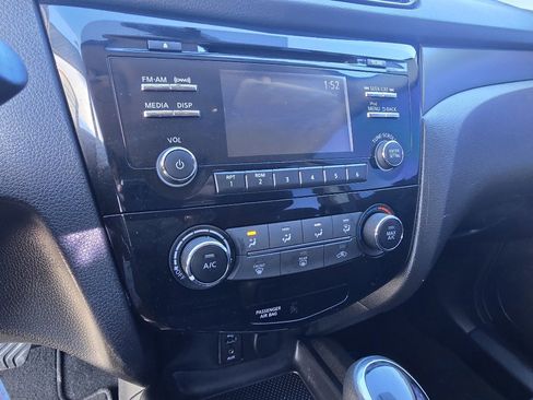 Used 2017 Nissan Rogue Sport S w/ S Appearance Package image 21