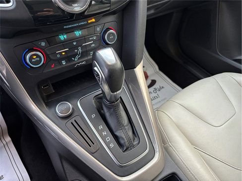 Used 2015 Ford Focus Titanium image 33