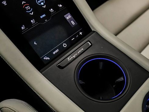 Used 2020 Porsche Taycan Turbo image 50