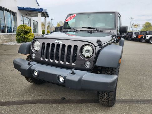 Used 2017 Jeep Wrangler Unlimited Sport w/ Quick Order Package 24S AWD/4WD image 5