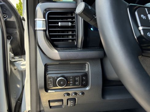 Used 2026 Ford F250 Platinum AWD/4WD image 26