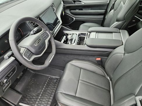 New 2026 Jeep Grand Wagoneer 4WD image 14