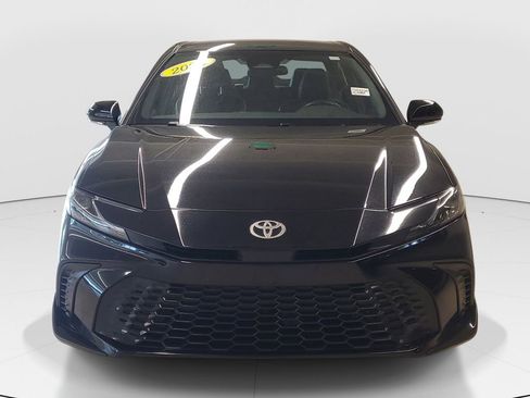 Certified 2025 Toyota Camry SE image 2