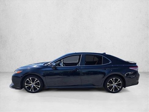 Used 2019 Toyota Camry SE FWD image 8