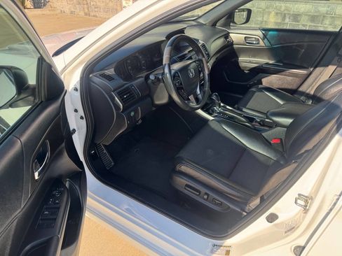 Used 2016 Honda Accord Sport image 8