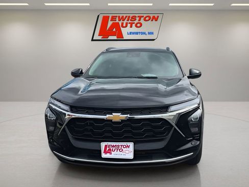 New 2025 Chevrolet Trax LT w/ LT Convenience Package image 3