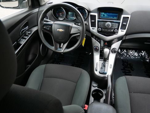Used 2011 Chevrolet Cruze LT FWD image 9