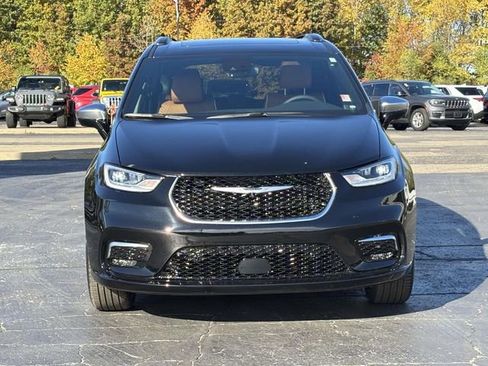 New 2026 Chrysler Pacifica Pinnacle image 32