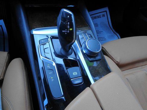 Used 2018 BMW 640i Gran Turismo xDrive AWD/4WD image 10