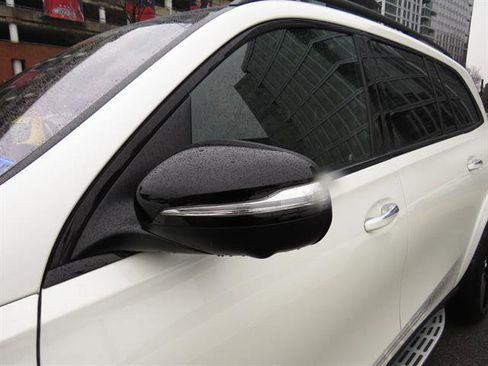 Used 2023 Mercedes-Benz GLS 63 AMG 4MATIC image 32