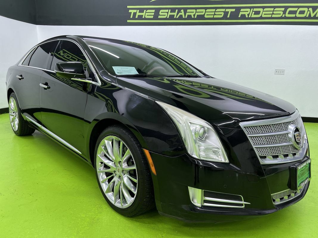 Used 2013 Cadillac XTS Platinum FWD image 2