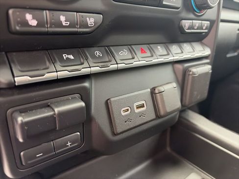 Used 2019 Chevrolet Silverado 1500 LTZ w/ LTZ Plus Package image 17