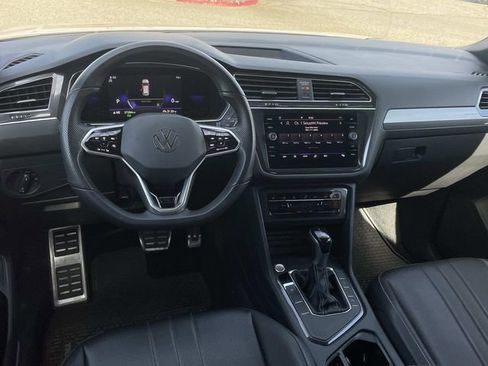 Used 2022 Volkswagen Tiguan SE R-Line image 6