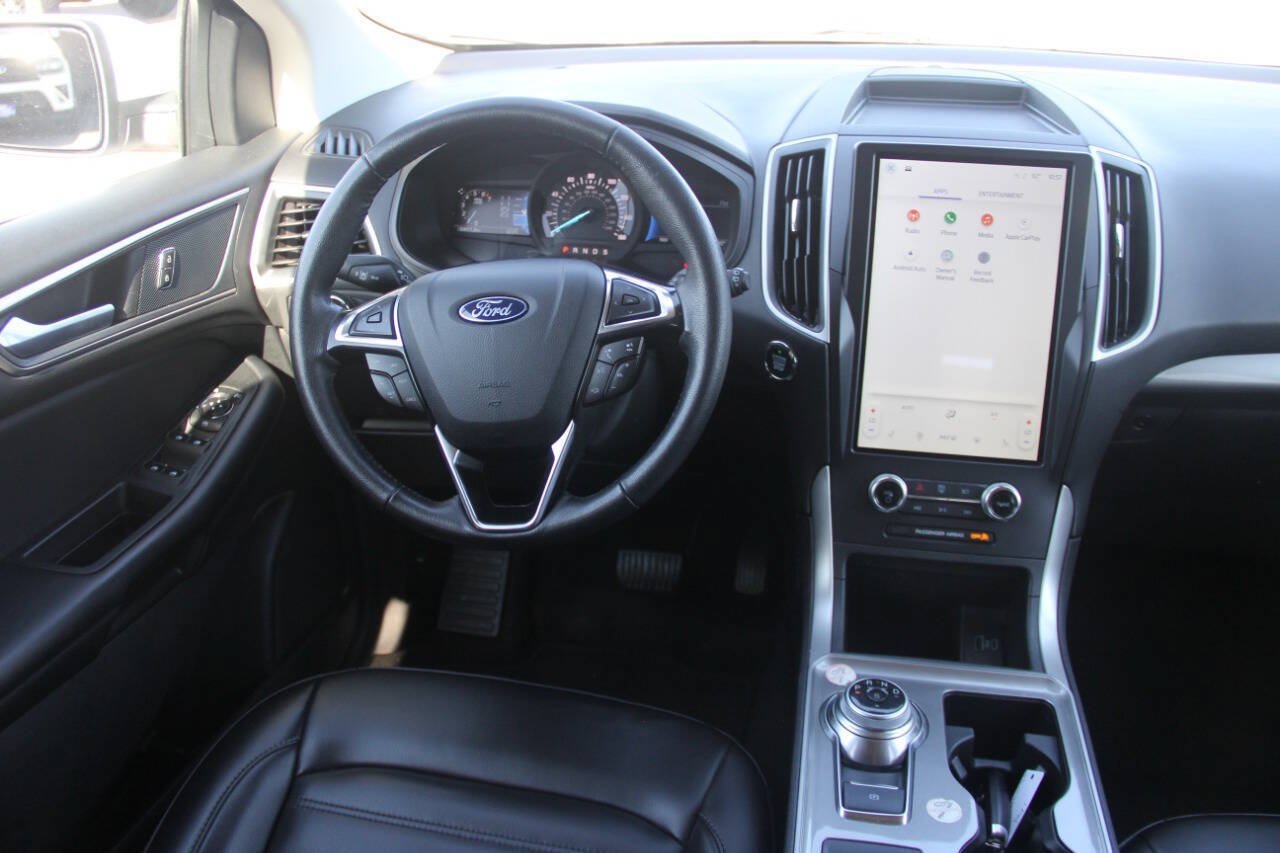 Used 2024 Ford Edge SEL AWD/4WD image 15