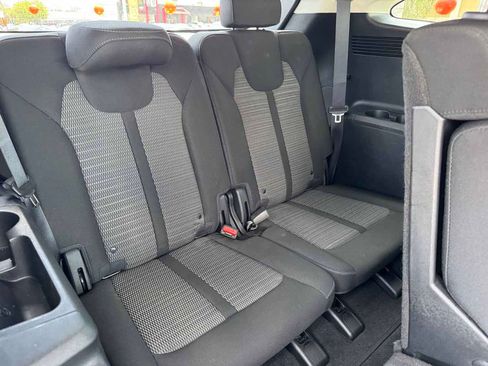 Used 2023 Kia Sorento LX FWD image 17