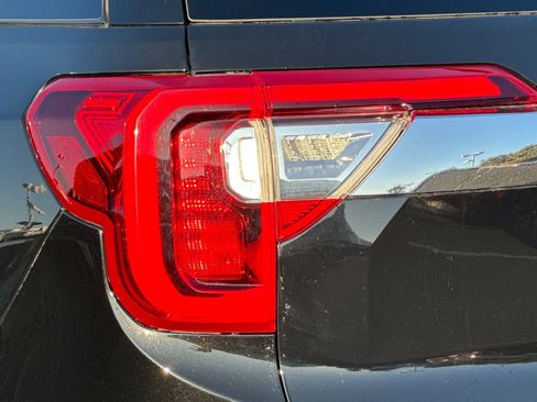 Used 2023 GMC Acadia Denali w/ Black Diamond Edition image 46