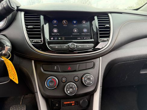Used 2022 Chevrolet Trax LS w/ Tint and Cruise Package FWD image 15