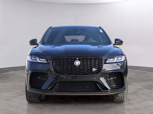 Used 2022 Jaguar F-PACE SVR image 2