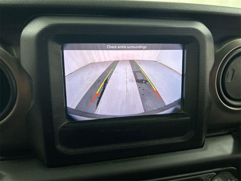 Used 2018 Jeep Wrangler Unlimited Sport S image 14