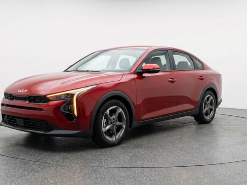 Used 2025 Kia K4 FWD image 3