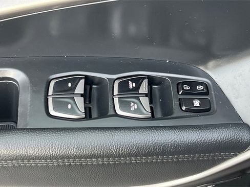 Used 2017 Hyundai Santa Fe Limited image 15