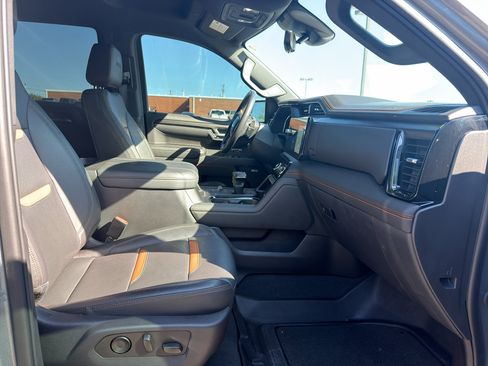 Used 2023 GMC Sierra 1500 AT4 w/ Technology Package AWD/4WD image 21
