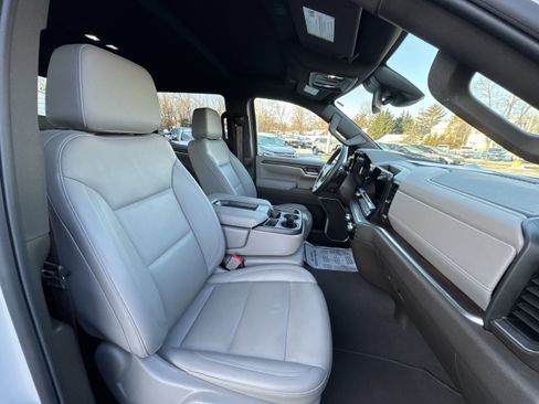 Used 2025 GMC Sierra 1500 SLT image 29