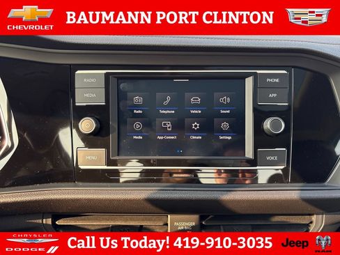 Used 2022 Volkswagen Jetta SE FWD image 19