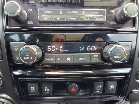 Used 2021 Nissan Titan PRO-4X w/ Pro-4x Convenience Package AWD/4WD image 27