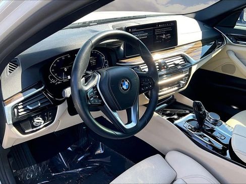 Used 2021 BMW 530e w/ Convenience Package image 17