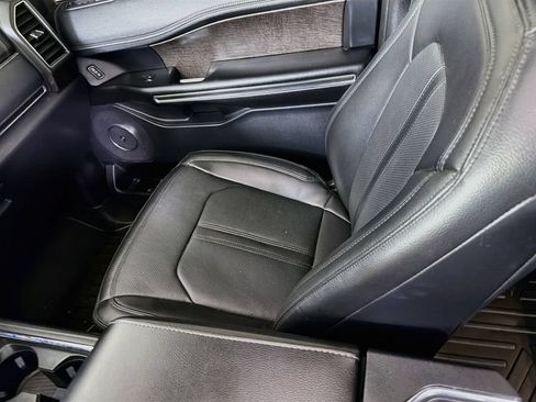 Used 2021 Ford Expedition Limited RWD image 29