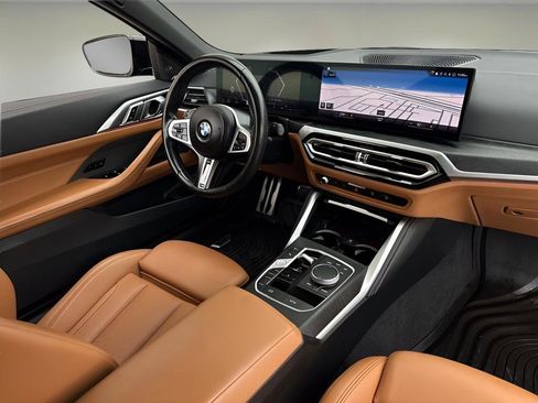 Used 2024 BMW 440i xDrive Convertible w/ Premium Package image 17