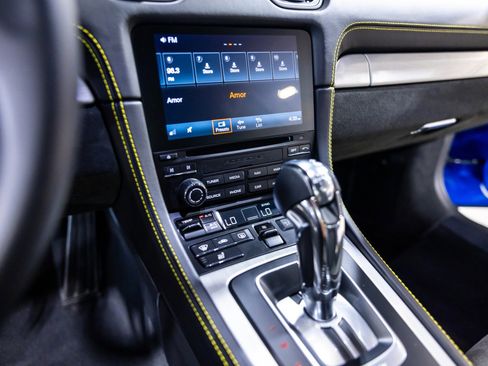 Used 2022 Porsche 718 Cayman GT4 RWD image 40